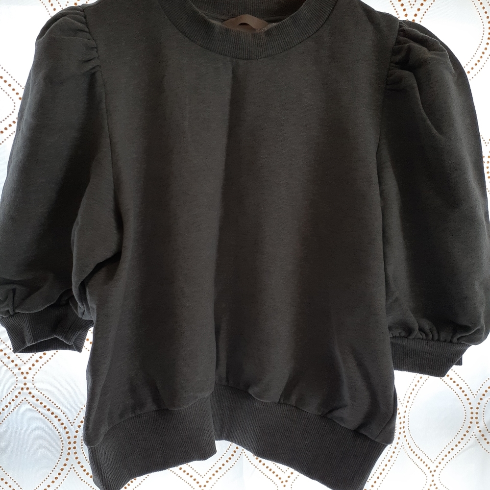 H&M Short Sleeve Sweater Top